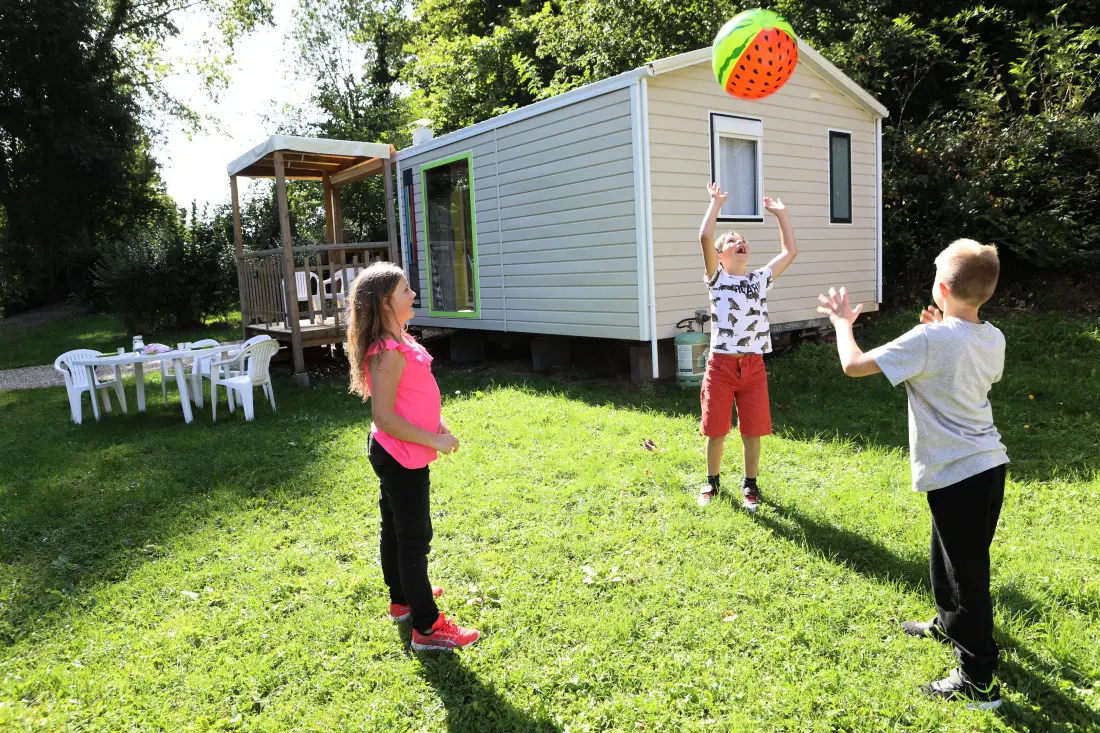 Camping Paradis Le Val de Trie 4 étoiles★★★★