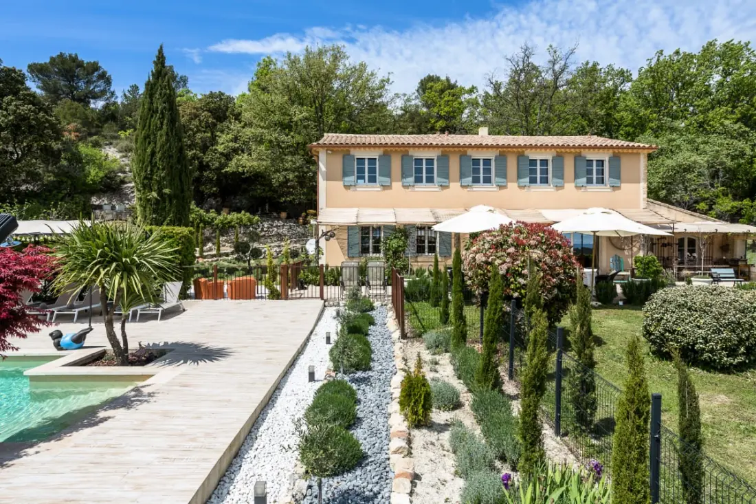 La Bastide Vallonia — Luxe Et Sérénité Au Cœur Du Luberon.