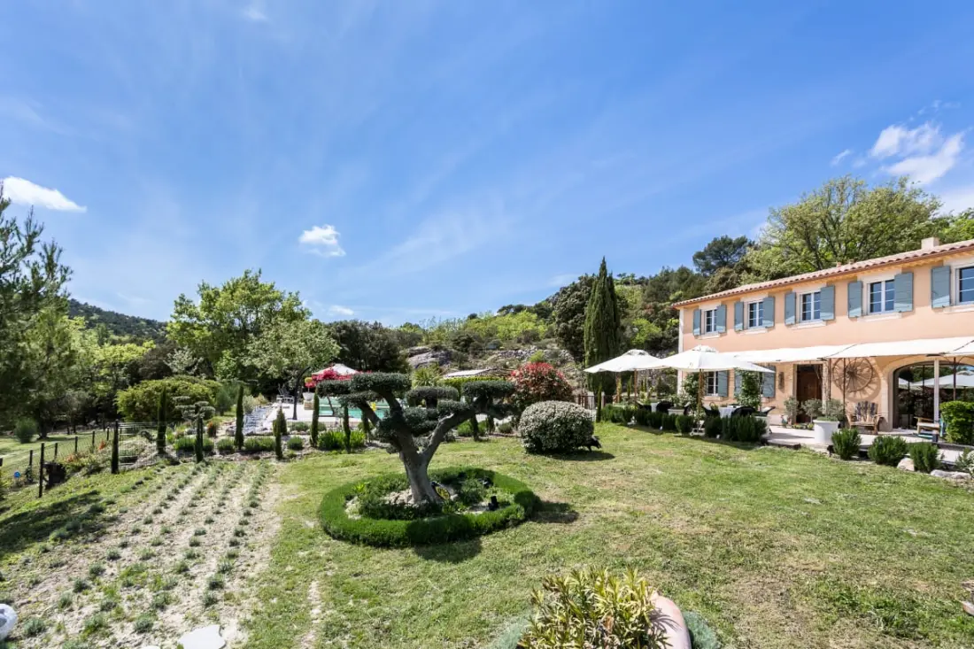 La Bastide Vallonia — Luxe Et Sérénité Au Cœur Du Luberon.