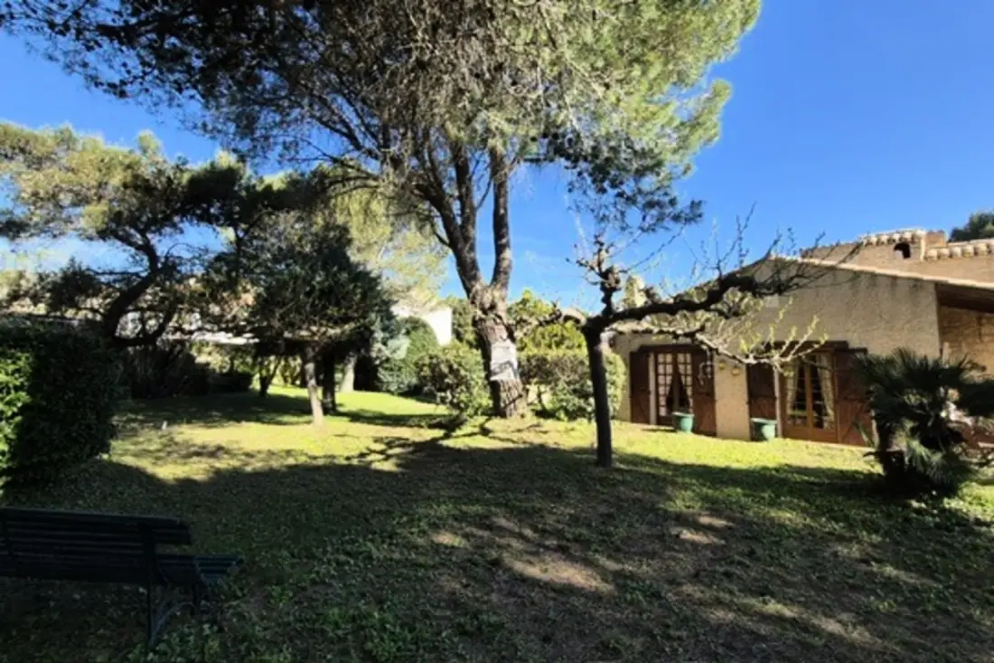 Villa Avec Jardin Près De Montpellier