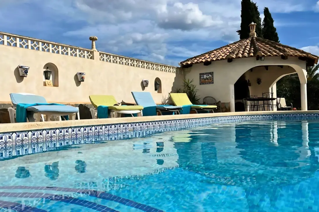 Authentique Finca Espagnole Avec Piscine Privée Et Jardin