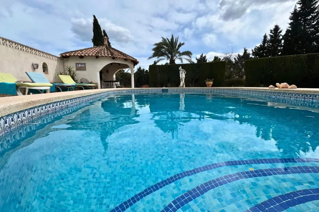 Authentique Finca Espagnole Avec Piscine Privée Et Jardin