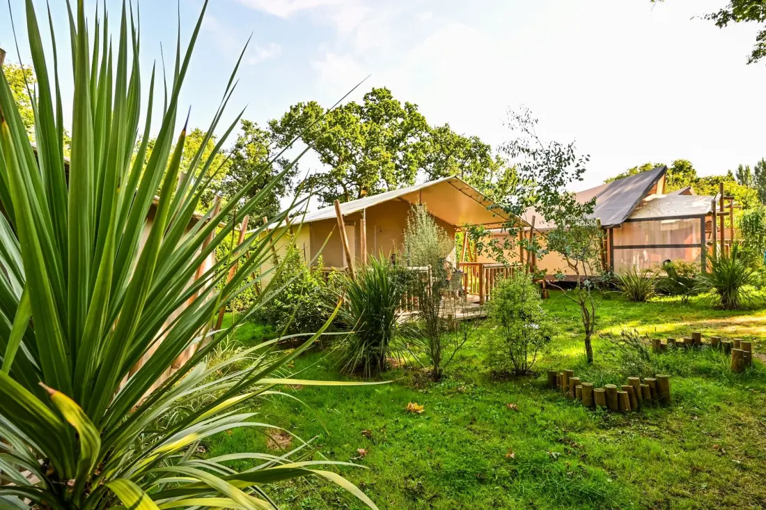 Flower Camping La Blanche Hermine 3 étoiles★★★