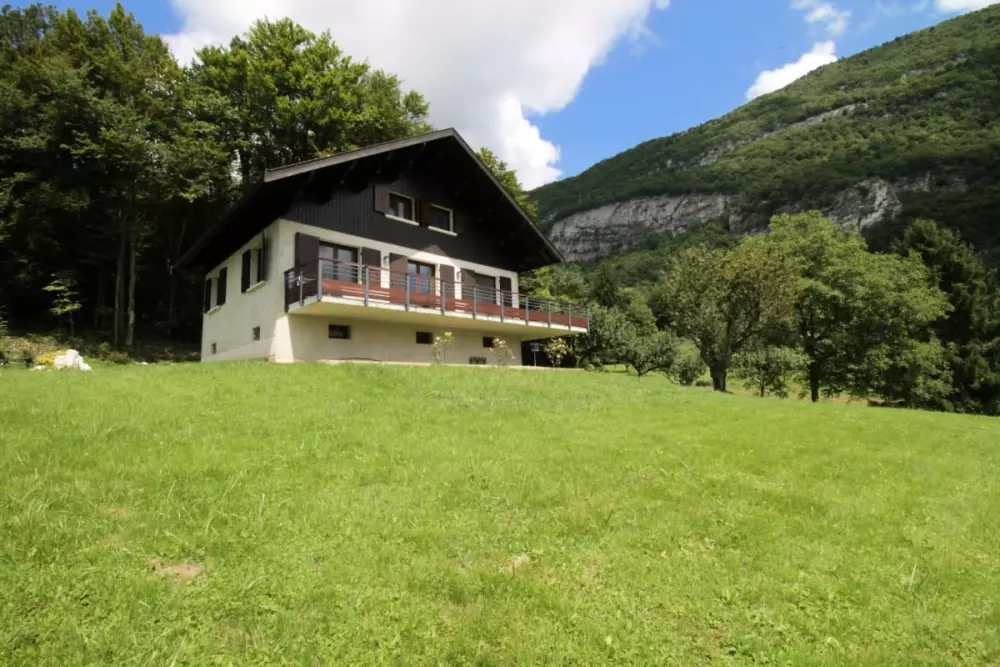 Confortable Chalet - Vue Sur Le Lac D’aiguebelette