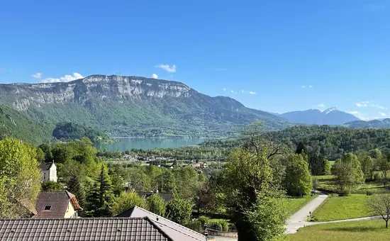 Confortable Chalet - Vue Sur Le Lac D’aiguebelette