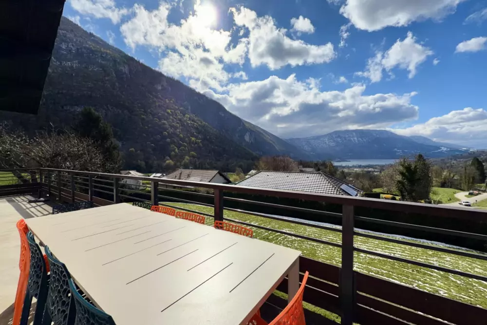 Confortable Chalet - Vue Sur Le Lac D’aiguebelette