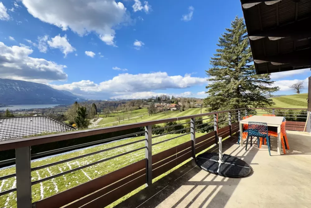Confortable Chalet - Vue Sur Le Lac D’aiguebelette