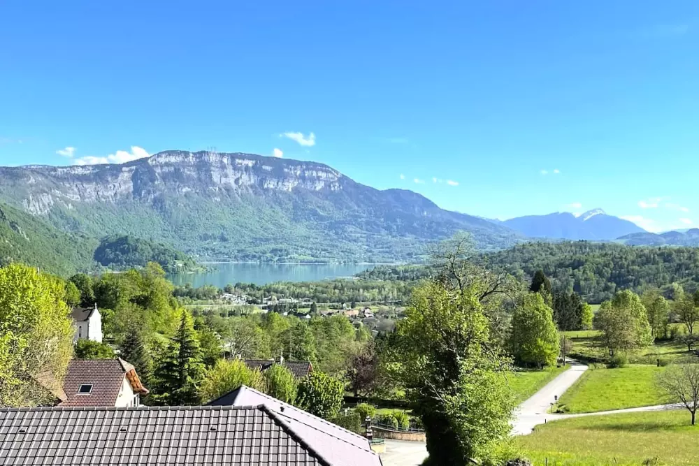 Confortable Chalet - Vue Sur Le Lac D’aiguebelette