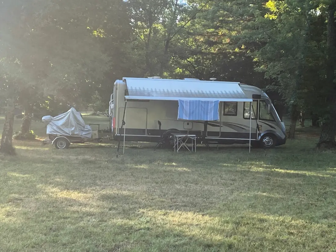 Camping Des Deux Séquoias 1 étoiles★