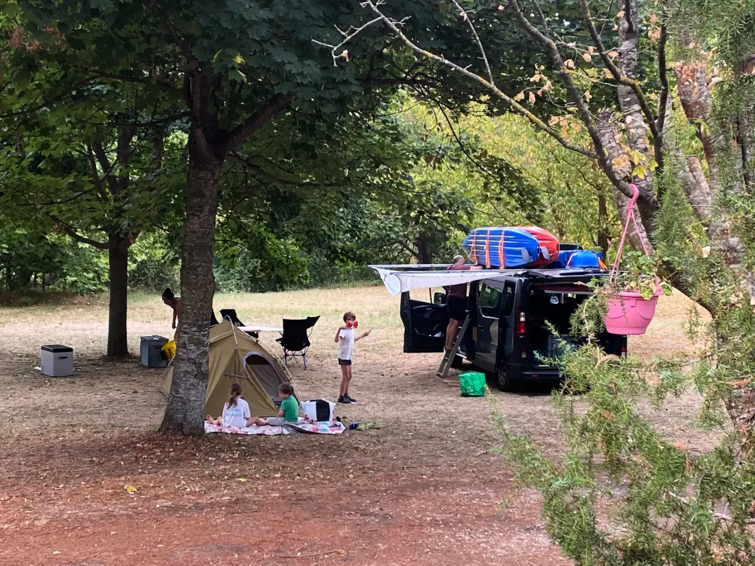 Camping Des Deux Séquoias 1 étoiles★