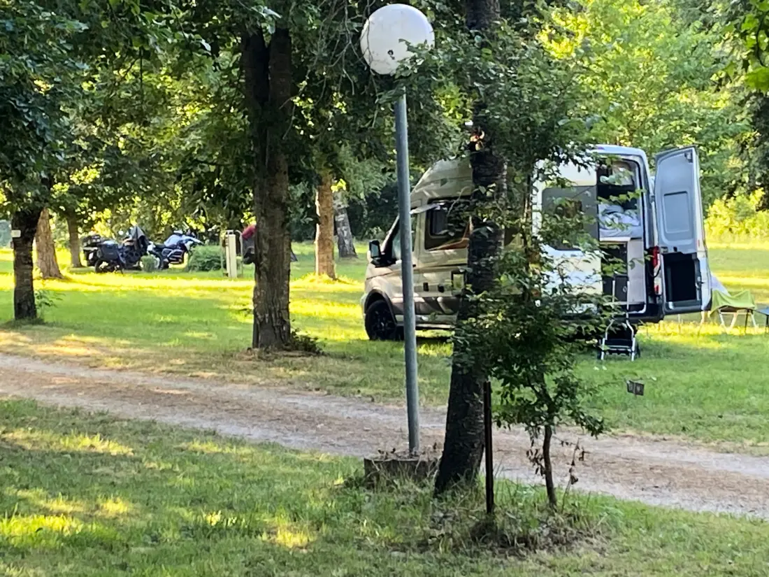 Camping Des Deux Séquoias 1 étoiles★