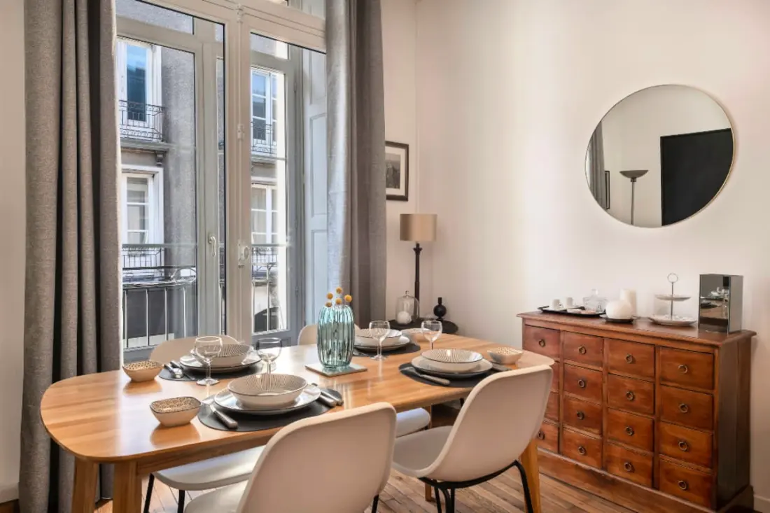 Bel Appartement Proche De La Place Graslin