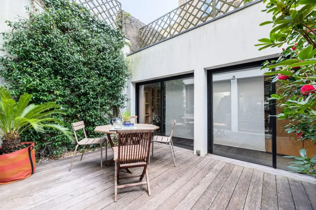 Grande Maison De 250m² Entièrement Rénovée