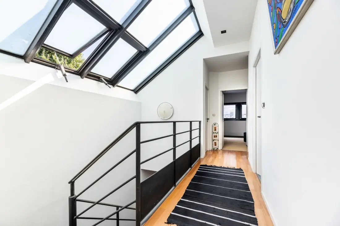 Grande Maison De 250m² Entièrement Rénovée
