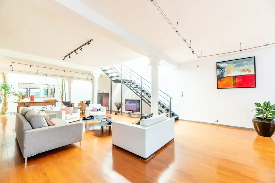 Grande Maison De 250m² Entièrement Rénovée