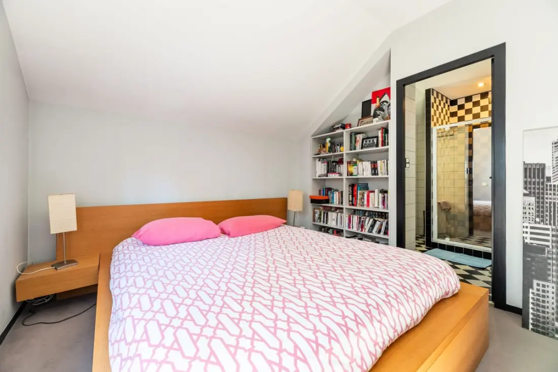 Grande Maison De 250m² Entièrement Rénovée