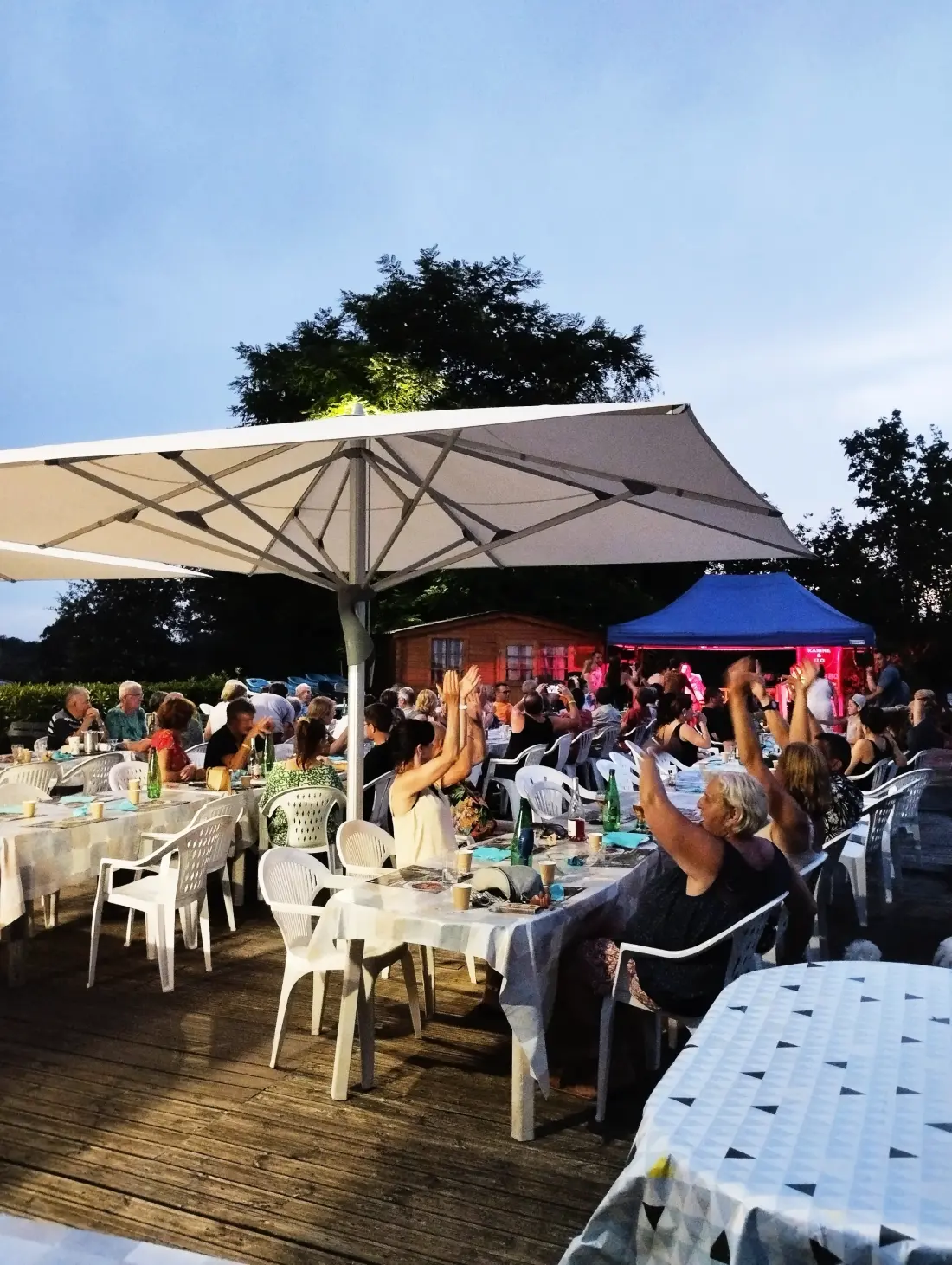 Camping du Lac de Bonnefon 3 étoiles★★★