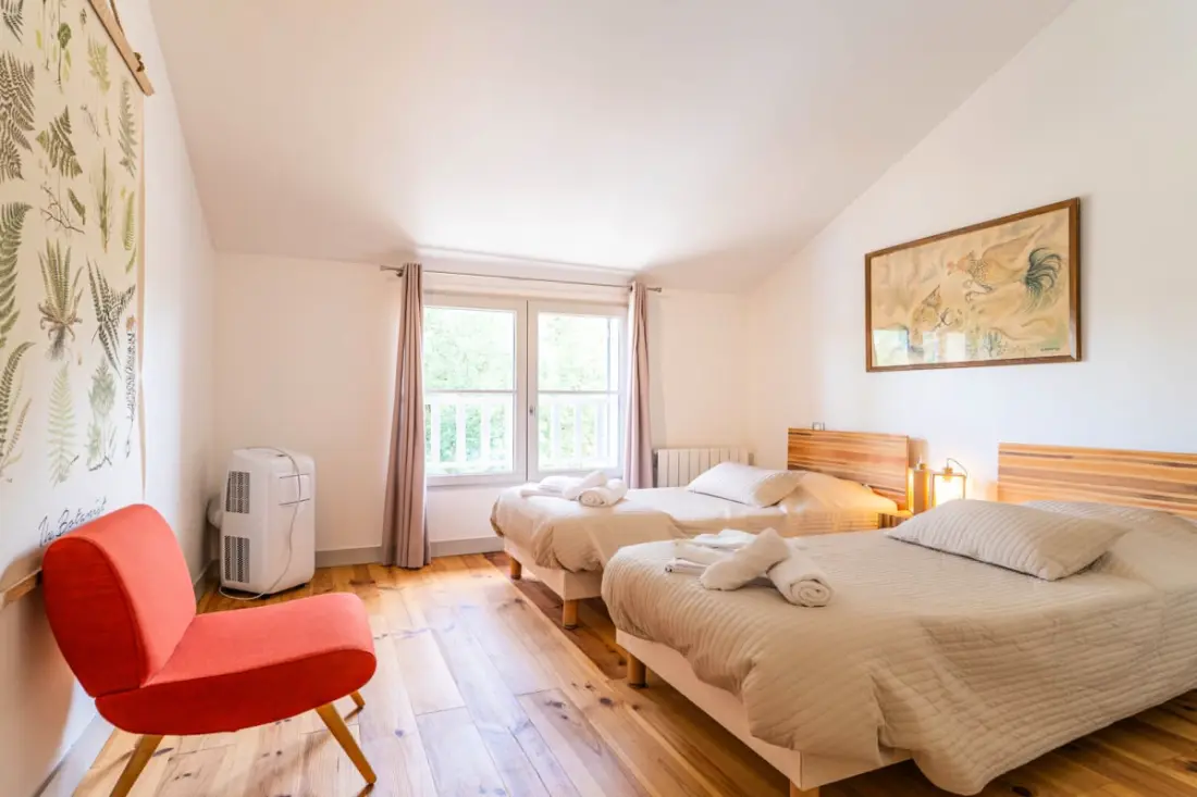 Grande Maison Sous-bois • Piscine &amp; Pinède Privée