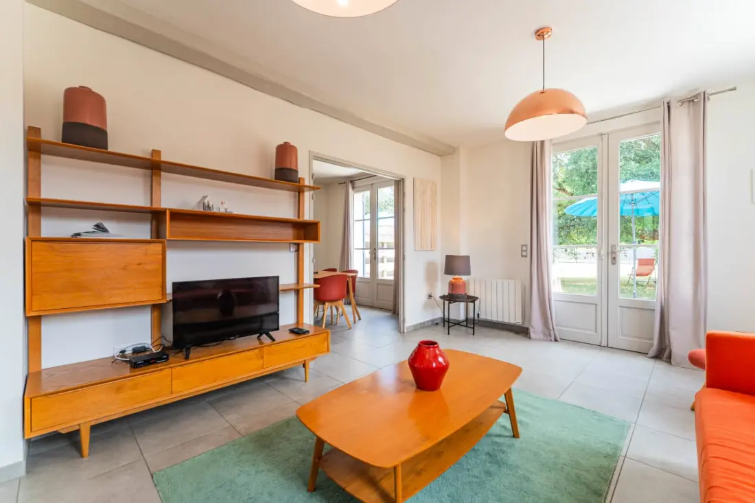 Grande Maison Sous-bois • Piscine &amp; Pinède Privée