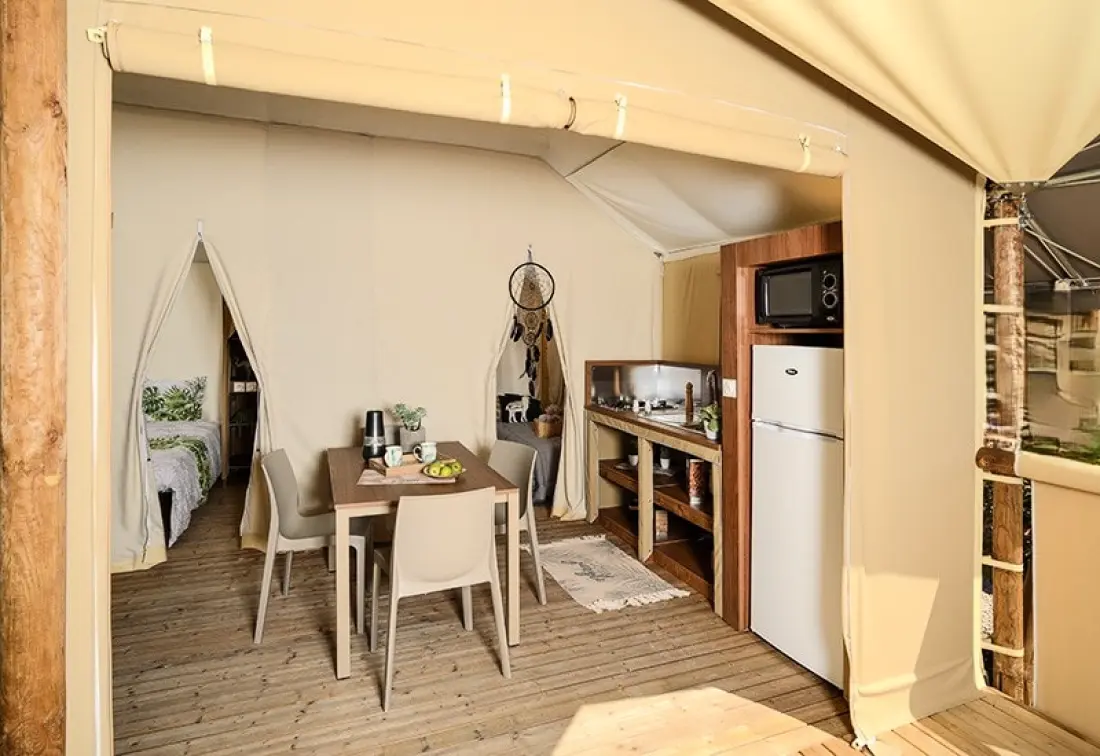 Flower Camping Le Belvédère - Auvergne - Cantal 4 étoiles★★★★