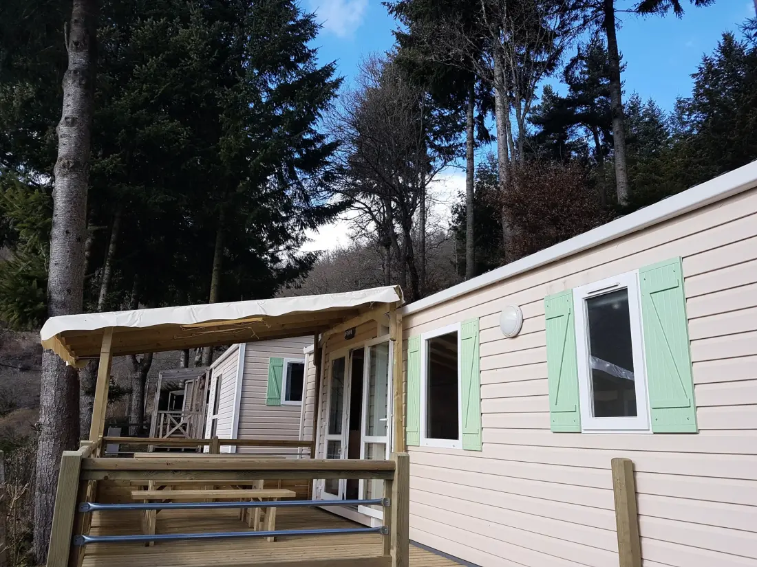 Flower Camping Le Belvédère - Auvergne - Cantal 4 étoiles★★★★