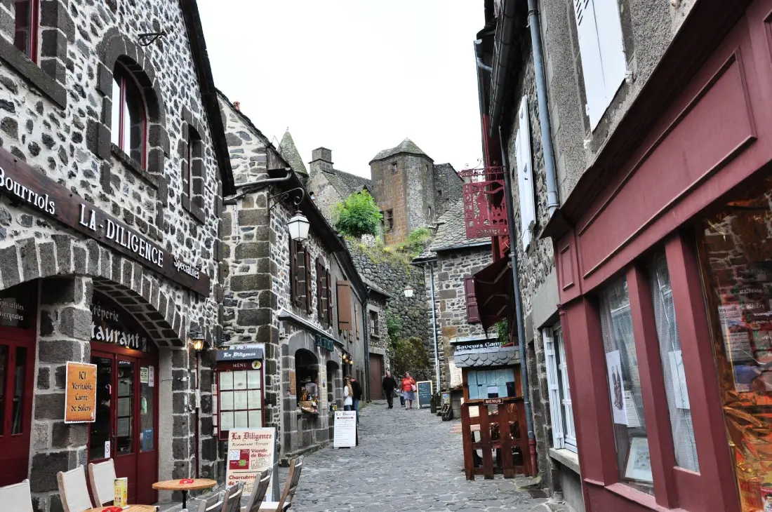 Flower Camping Le Belvédère - Auvergne - Cantal 4 étoiles★★★★