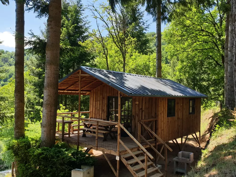 Flower Camping Le Belvédère - Auvergne - Cantal 4 étoiles★★★★