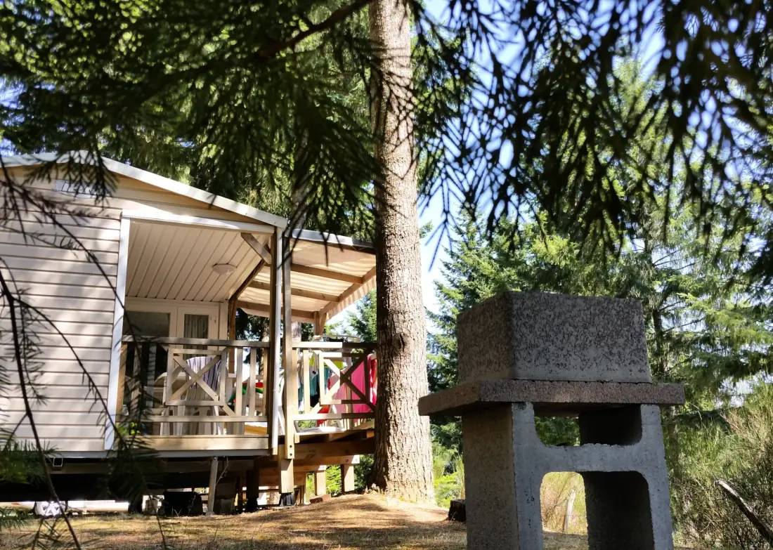 Flower Camping Le Belvédère - Auvergne - Cantal 4 étoiles★★★★