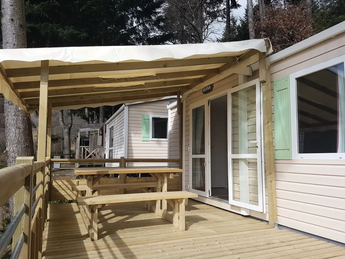 Flower Camping Le Belvédère - Auvergne - Cantal 4 étoiles★★★★