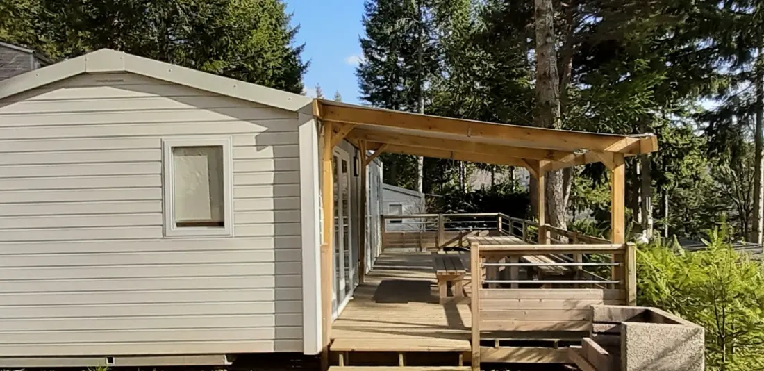 Flower Camping Le Belvédère - Auvergne - Cantal 4 étoiles★★★★