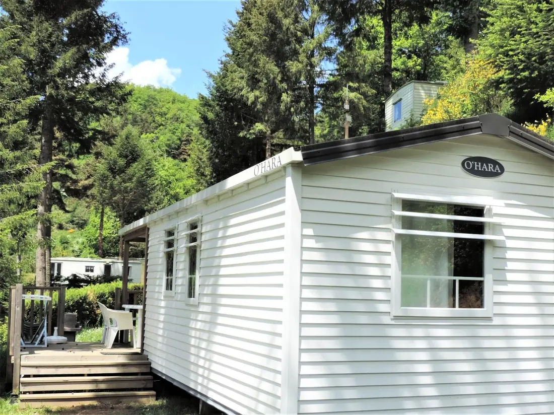 Flower Camping Le Belvédère - Auvergne - Cantal 4 étoiles★★★★