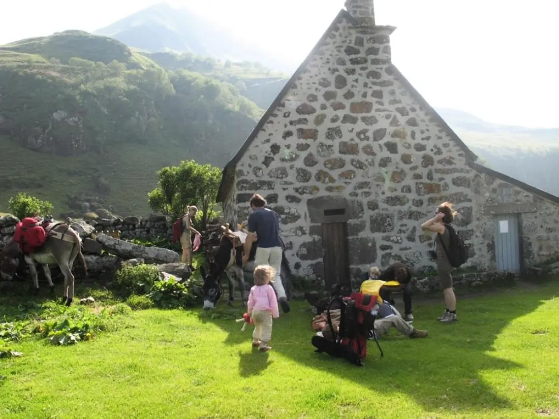 Flower Camping Le Belvédère - Auvergne - Cantal 4 étoiles★★★★