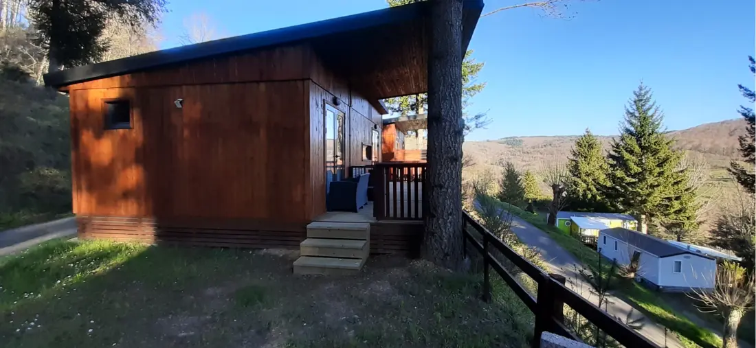 Flower Camping Le Belvédère - Auvergne - Cantal 4 étoiles★★★★