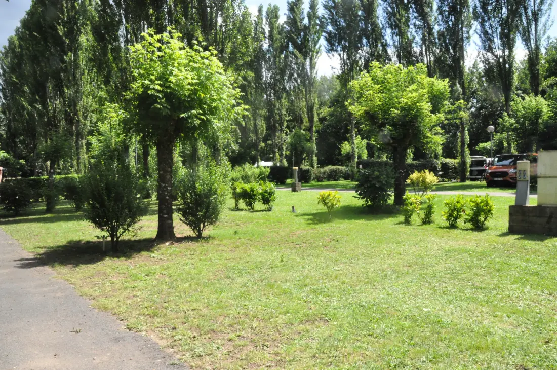 Camping Le Plein Air Neuvicois 3 étoiles★★★