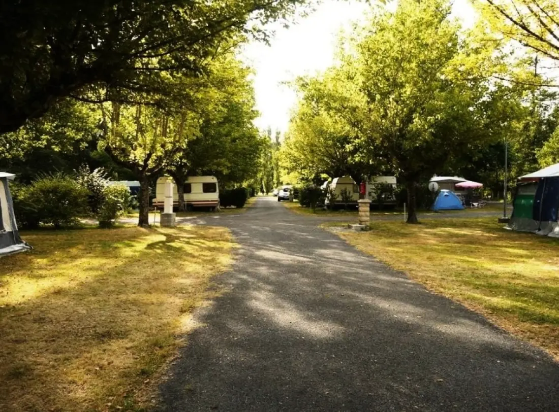 Camping Le Plein Air Neuvicois 3 étoiles★★★