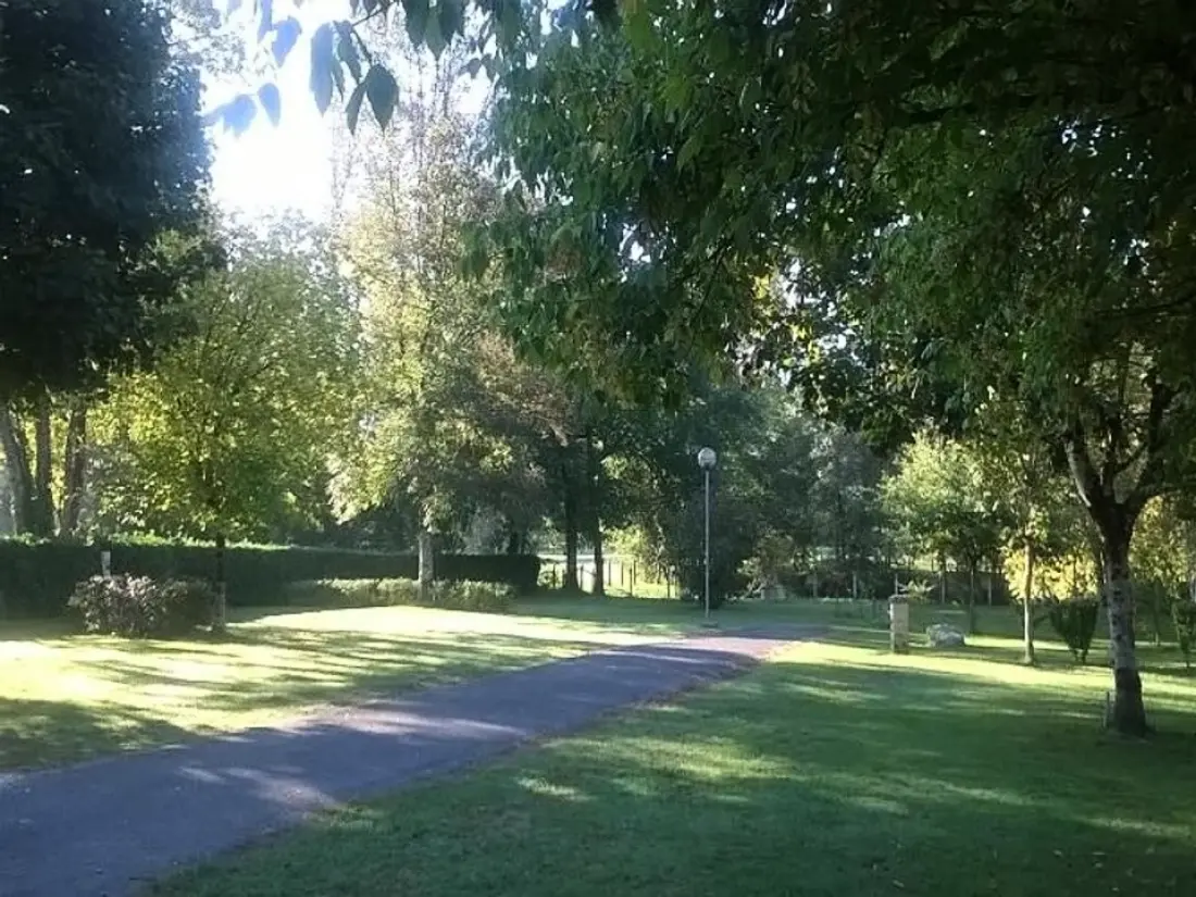 Camping Le Plein Air Neuvicois 3 étoiles★★★