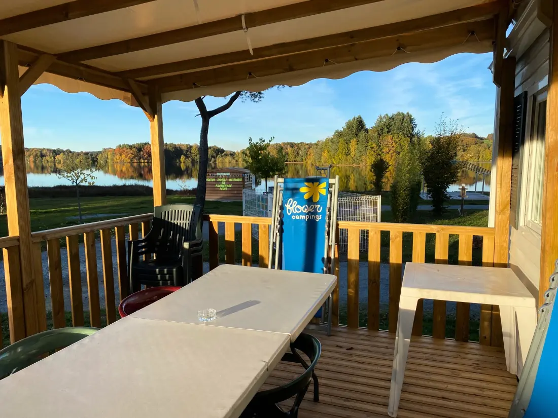 Flower Camping Le Port de Neuvic 3 étoiles★★★