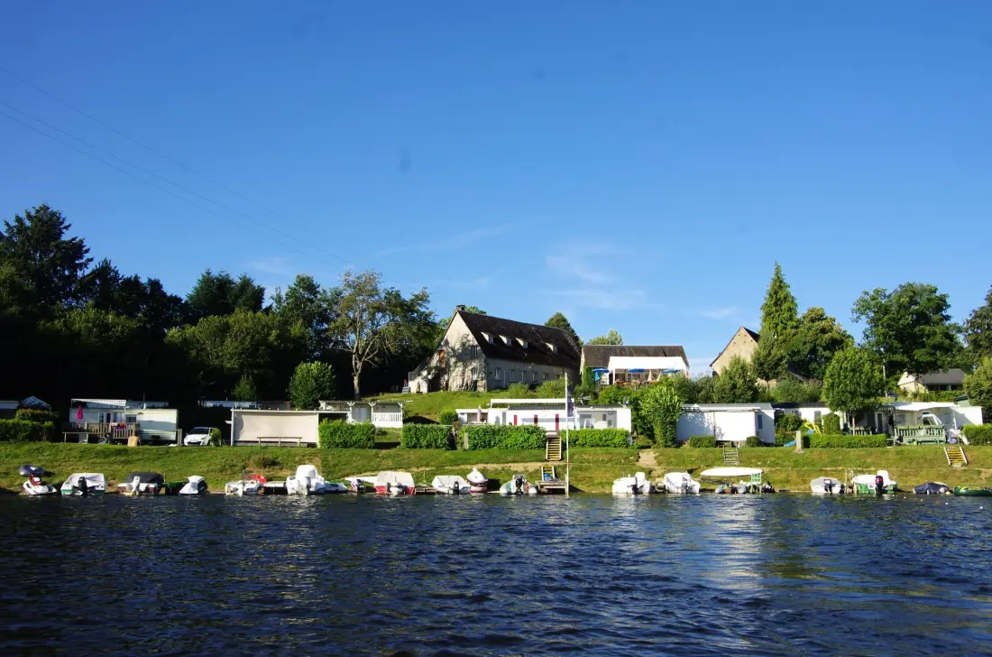 Flower Camping Le Port de Neuvic 3 étoiles★★★