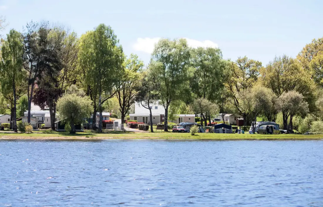 Flower Camping Le Port de Neuvic 3 étoiles★★★