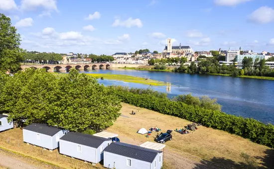 Campingplatz Nevers***