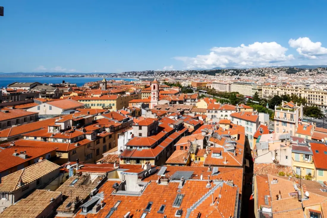 06a2 - Cœur Du Vieux Nice: Bel Appartement Rénové