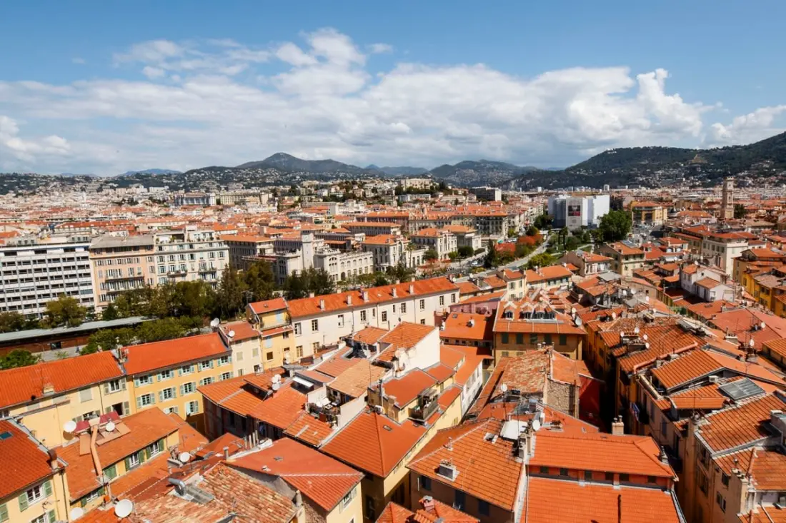 06a2 - Cœur Du Vieux Nice: Bel Appartement Rénové