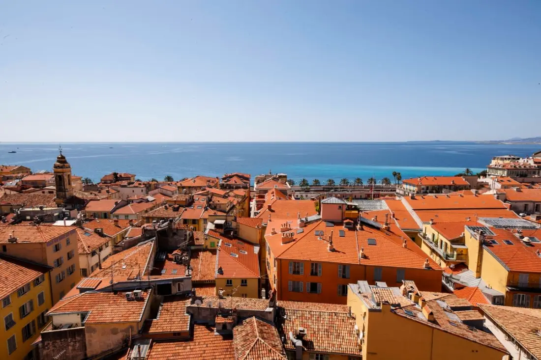06a2 - Cœur Du Vieux Nice: Bel Appartement Rénové