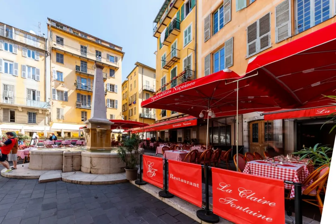 06a2 - Cœur Du Vieux Nice: Bel Appartement Rénové