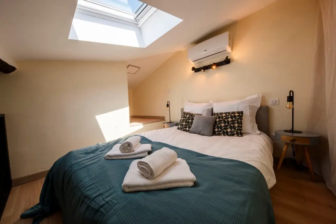 06a2 - Cœur Du Vieux Nice: Bel Appartement Rénové