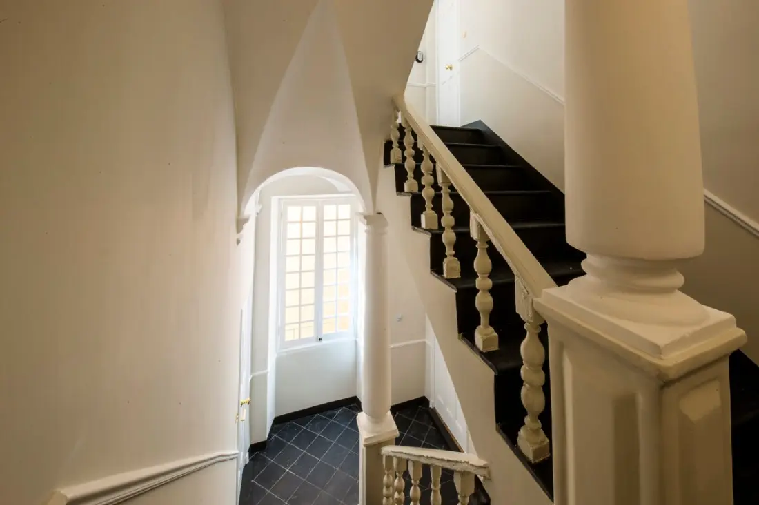 06a2 - Cœur Du Vieux Nice: Bel Appartement Rénové