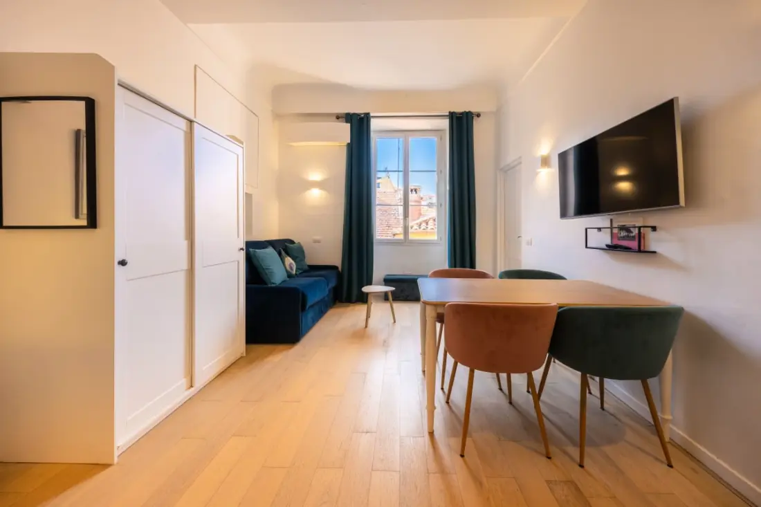 06a3 - Bel Appartement Au Cœur Du Vieux Nice
