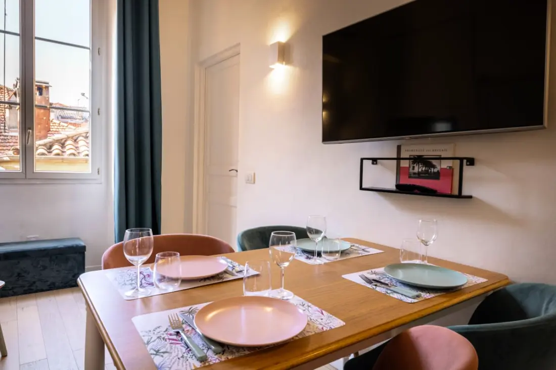06a3 - Bel Appartement Au Cœur Du Vieux Nice