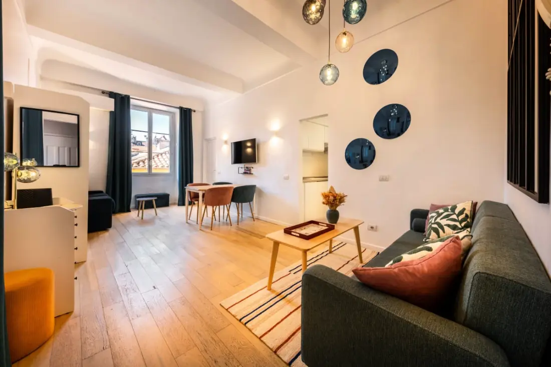 06a3 - Bel Appartement Au Cœur Du Vieux Nice