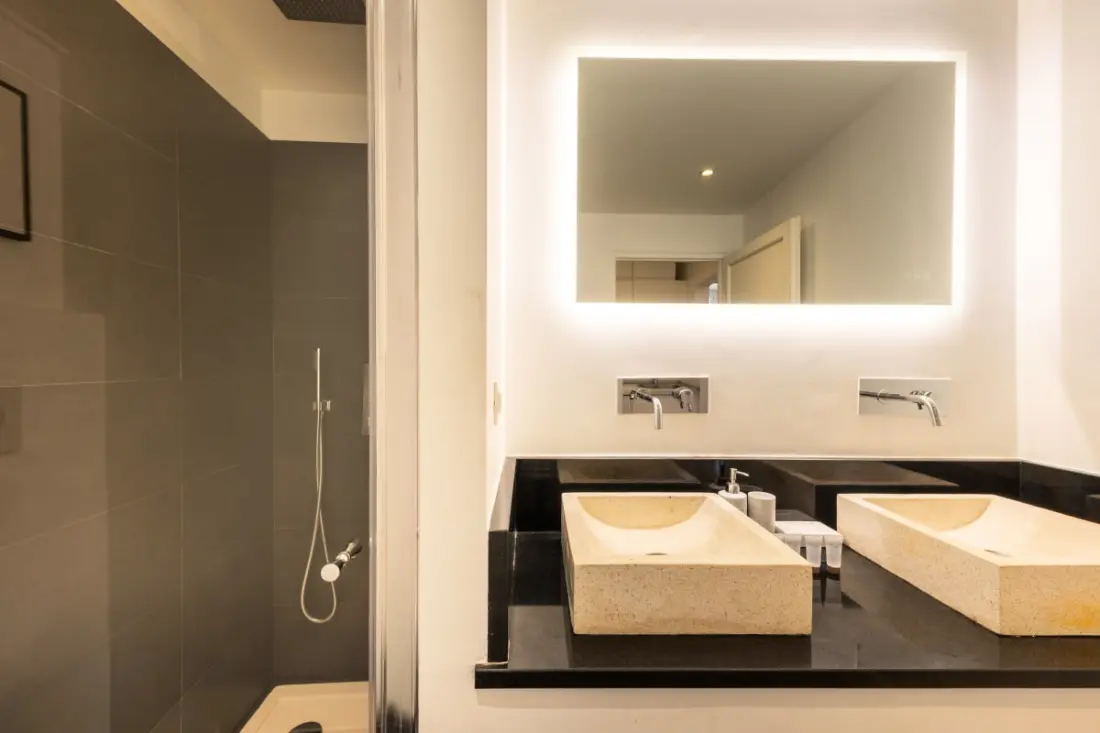 06a3 - Bel Appartement Au Cœur Du Vieux Nice